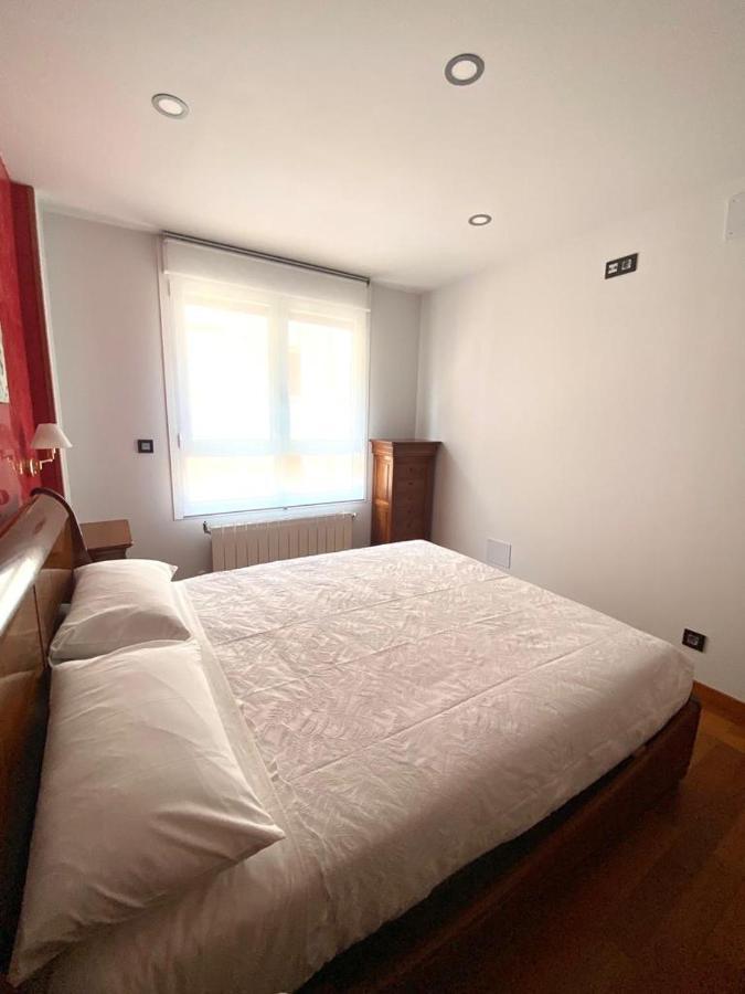 Grand Plaza Vega Appartement Burgo Buitenkant foto